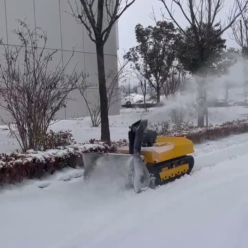 Kraftig fjernstyrt beltedrevet snøfreser